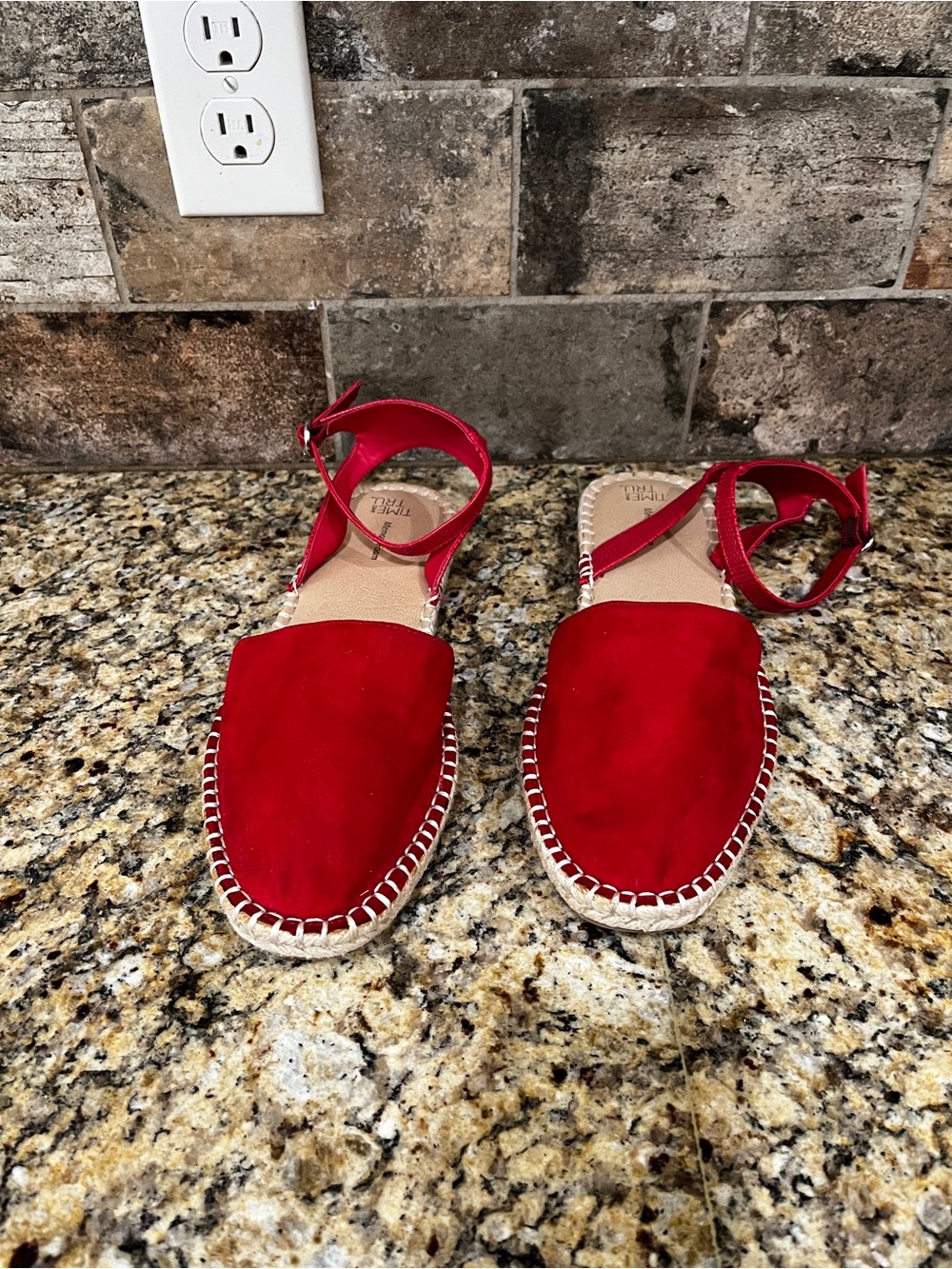 Time and Tru Women’s Red Espadrille Ankle Strap Sandals Size:10